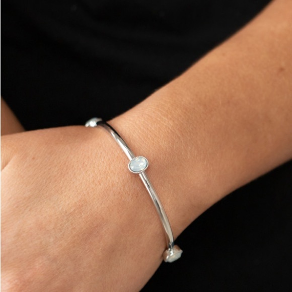 paparazzi Jewelry - Gleam-Getter - White Rhinestone & Silver Bracelet